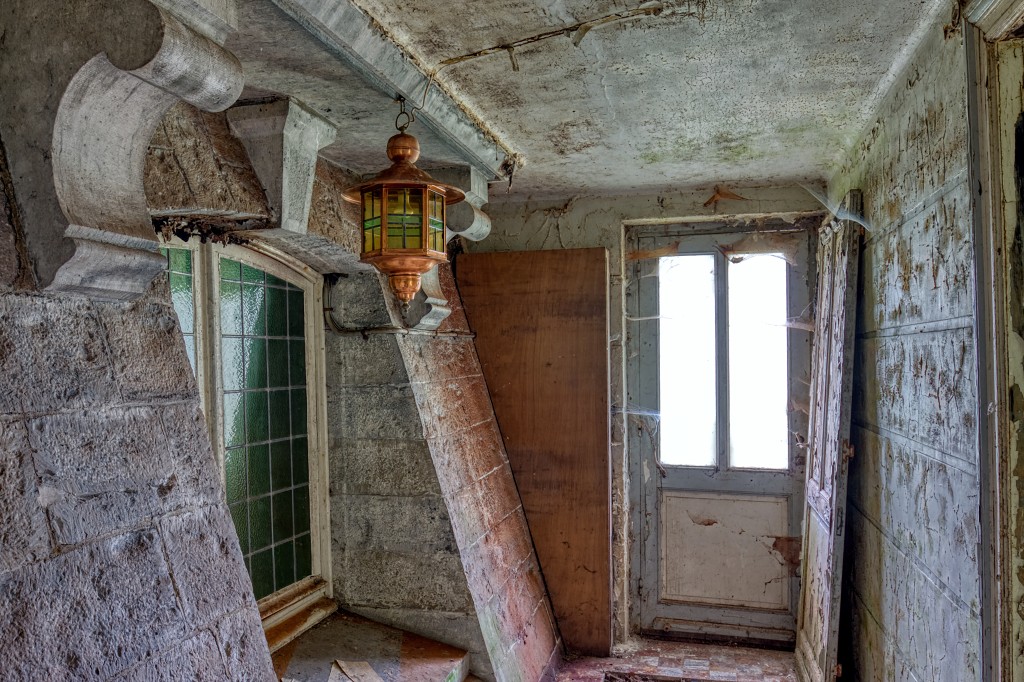 HDR manoir de l'avocat urbex decay verlaten villa lost place places abandoned explorer piano belgie belgique